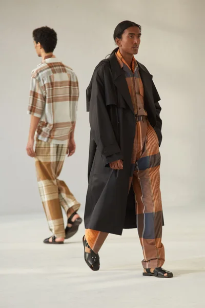 Look 43